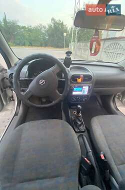 Хэтчбек Opel Corsa 2001 в 