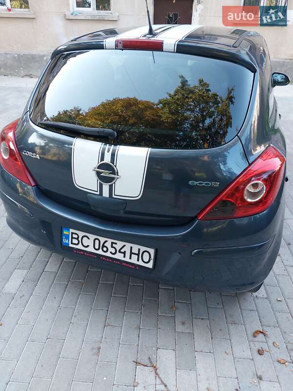 Хэтчбек Opel Corsa 2010 в Львове