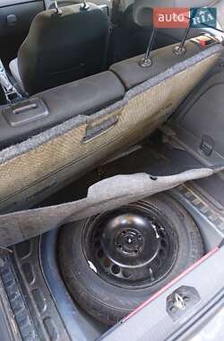 Хэтчбек Opel Corsa 2010 в 