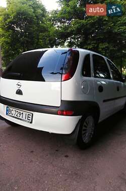 Хэтчбек Opel Corsa 2003 в 