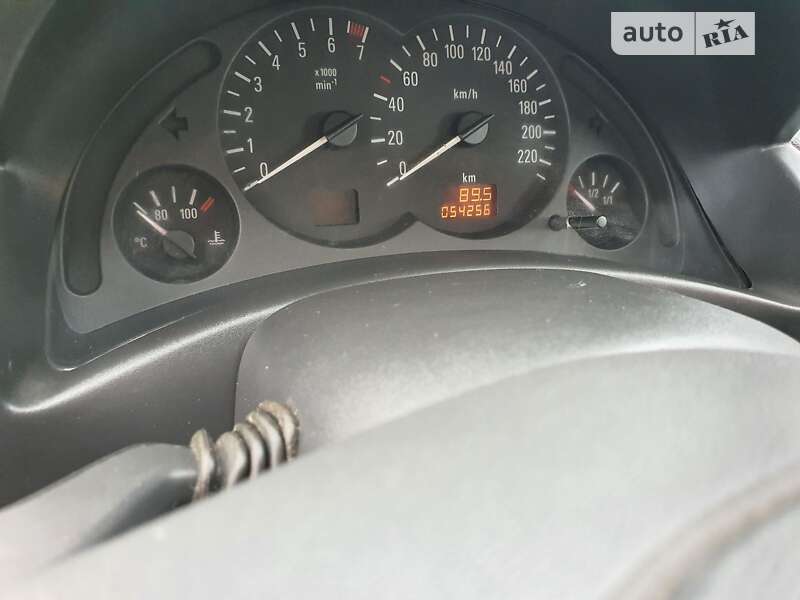 Хэтчбек Opel Corsa 2002 в Полтаве