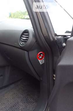 Хетчбек Opel Corsa 2012 в 
