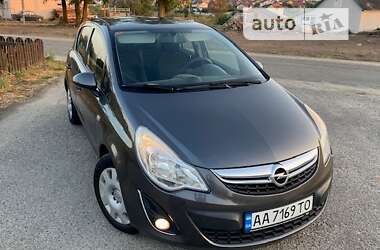 Хетчбек Opel Corsa 2012 в Софіївській Борщагівці