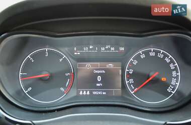 Хэтчбек Opel Corsa 2015 в 