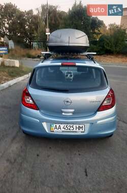 Хэтчбек Opel Corsa 2008 в Киеве