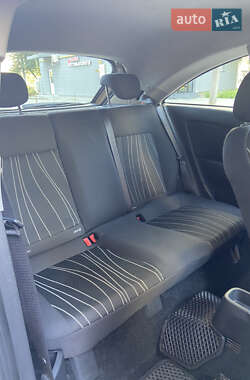 Хэтчбек Opel Corsa 2010 в 