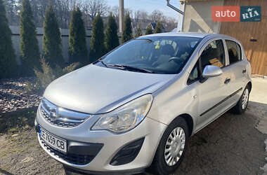 Хэтчбек Opel Corsa 2011 в 