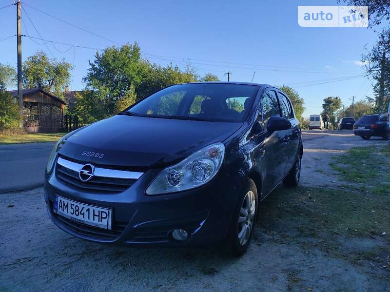 Хэтчбек Opel Corsa 2008 в 