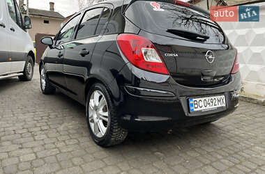 Хэтчбек Opel Corsa 2009 в 
