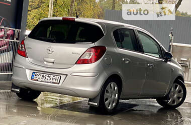 Хетчбек Opel Corsa 2010 в Дрогобичі