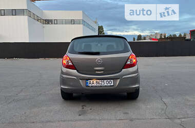 Хэтчбек Opel Corsa 2014 в Киеве