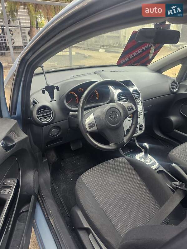 Хэтчбек Opel Corsa 2008 в Новомиргороде