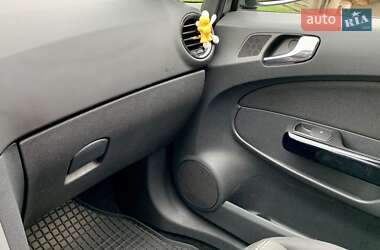 Хэтчбек Opel Corsa 2012 в Киеве