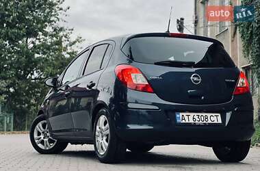 Хэтчбек Opel Corsa 2011 в Ивано-Франковске