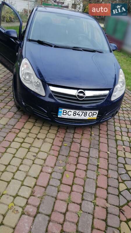 Хэтчбек Opel Corsa 2009 в Новояворовске