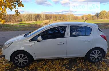 Хэтчбек Opel Corsa 2010 в Сумах