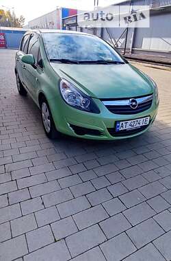 Хэтчбек Opel Corsa 2010 в Ивано-Франковске