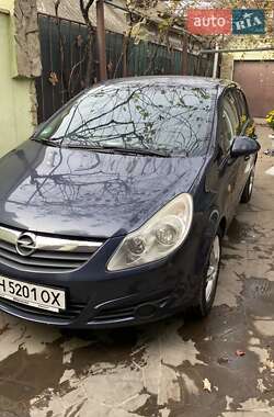 Хэтчбек Opel Corsa 2007 в 