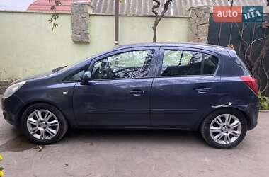 Хэтчбек Opel Corsa 2007 в 