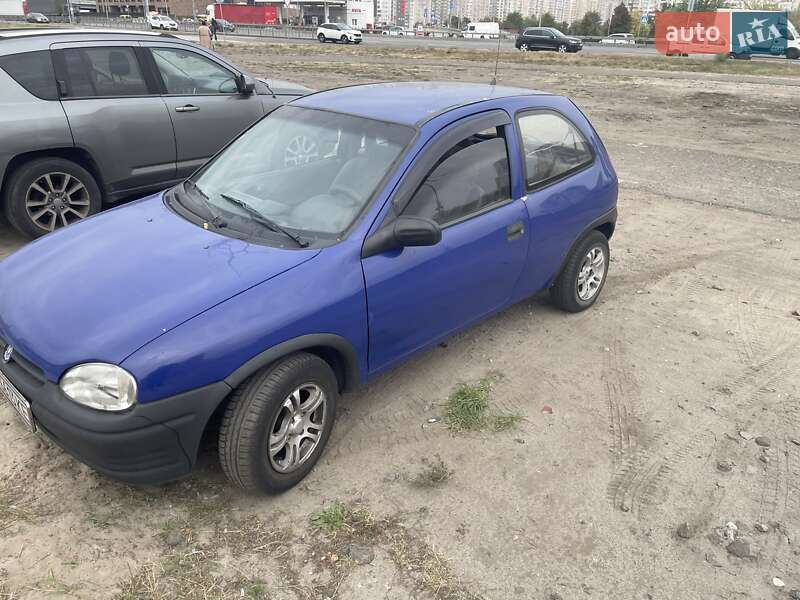 Хэтчбек Opel Corsa 1995 в Верхнеднепровске