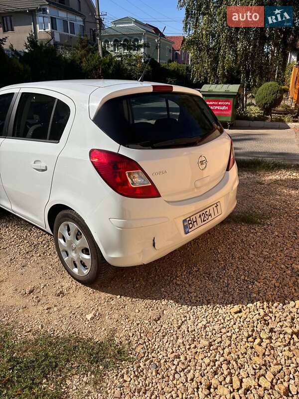 Хэтчбек Opel Corsa 2012 в Одессе