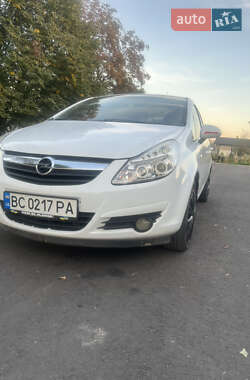 Хэтчбек Opel Corsa 2010 в Новояворовске