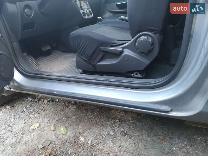 Хетчбек Opel Corsa 2008 в Дніпрі