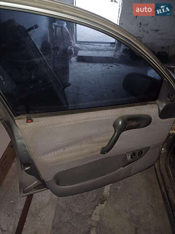 Хэтчбек Opel Corsa 1993 в Днепре