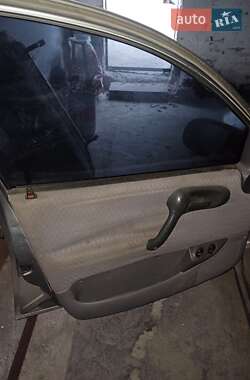 Хэтчбек Opel Corsa 1993 в 