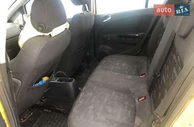 Хэтчбек Opel Corsa 2011 в 