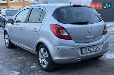 Хэтчбек Opel Corsa 2012 в Ровно