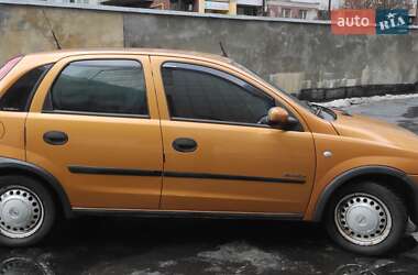 Хэтчбек Opel Corsa 2003 в 