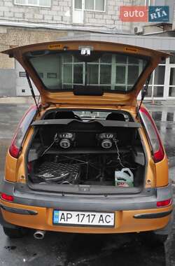 Хэтчбек Opel Corsa 2003 в 