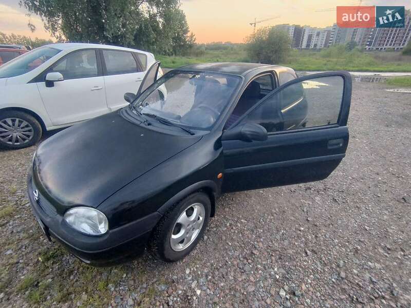 Хетчбек Opel Corsa 1999 в Ірпені