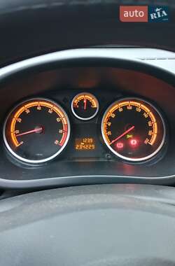 Хэтчбек Opel Corsa 2009 в 