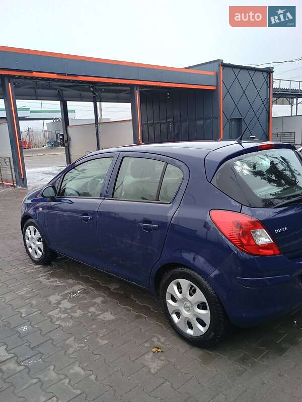 Хэтчбек Opel Corsa 2009 в Буче