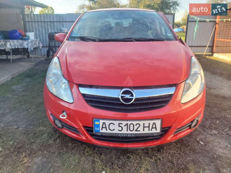 Хэтчбек Opel Corsa 2008 в Киверцах