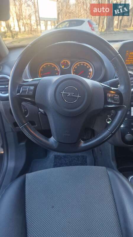 Хэтчбек Opel Corsa 2009 в Николаеве