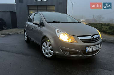 Хетчбек Opel Corsa 2010 в Стрию