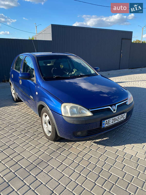 Хэтчбек Opel Corsa 2003 в Днепре