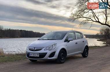 Хэтчбек Opel Corsa 2011 в Коростене