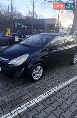 Хетчбек Opel Corsa 2011 в Виноградові