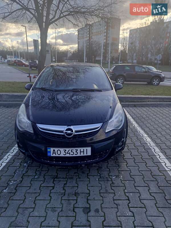 Хэтчбек Opel Corsa 2011 в Виноградове