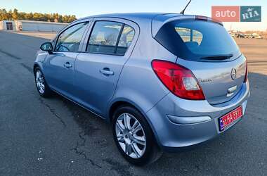 Хэтчбек Opel Corsa 2009 в Киеве