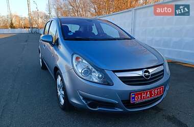 Хэтчбек Opel Corsa 2009 в Киеве