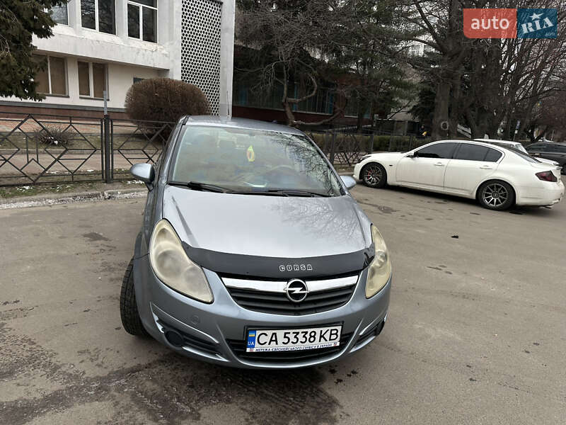 Хэтчбек Opel Corsa 2008 в 