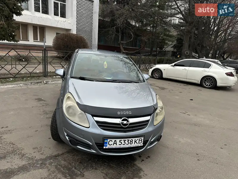 Хэтчбек Opel Corsa 2008 в 