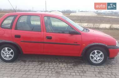 Хэтчбек Opel Corsa 1999 в 