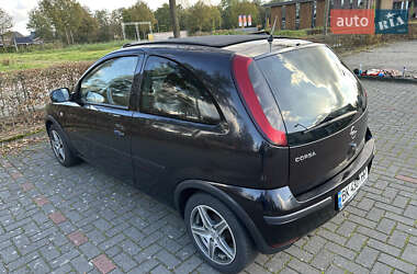 Хэтчбек Opel Corsa 2004 в 