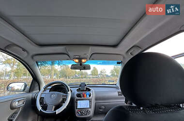 Хэтчбек Opel Corsa 2004 в 